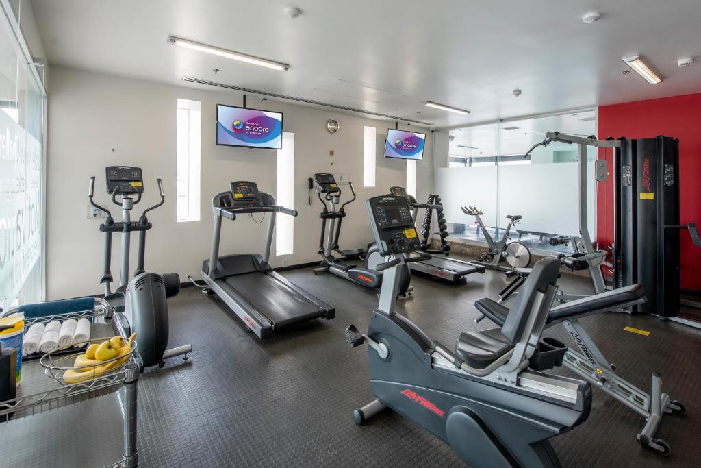 Fitness centrum a/nebo fitness zařízení v ubytování Ramada Encore by Wyndham Queretaro