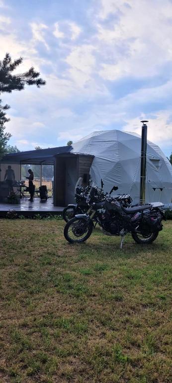 Příroda nedaleko luxury tent