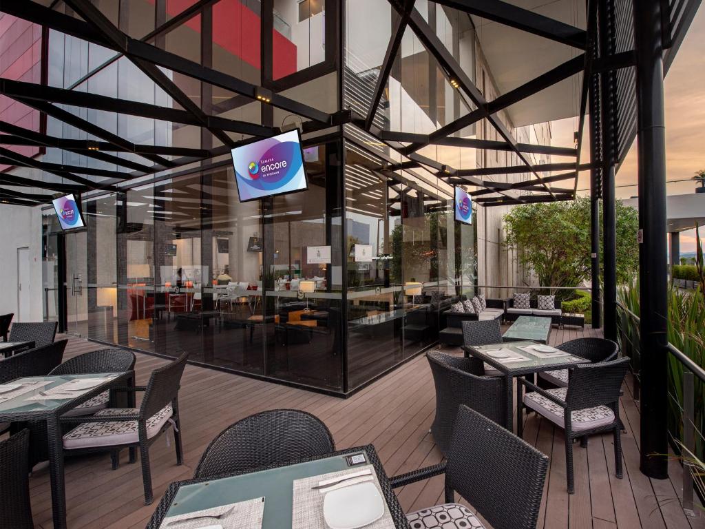 Restaurace v ubytování Ramada Encore by Wyndham Queretaro