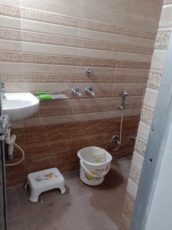 Koupelna v ubytování Hari Kripa Sadan