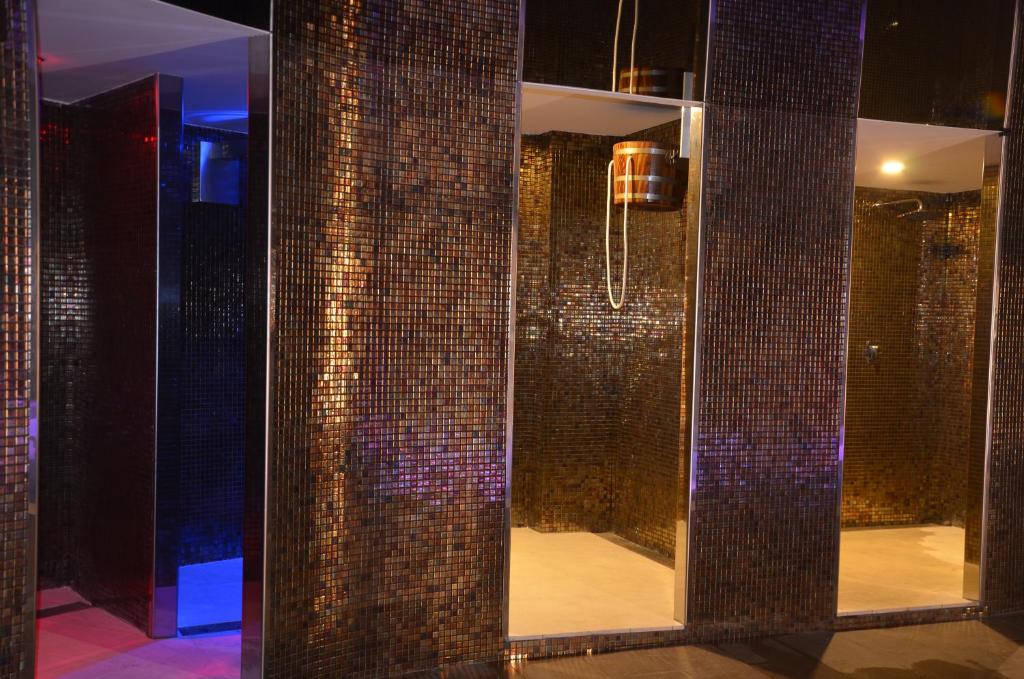 Koupelna v ubytování Hotel Spa Acevi Val d’Aran