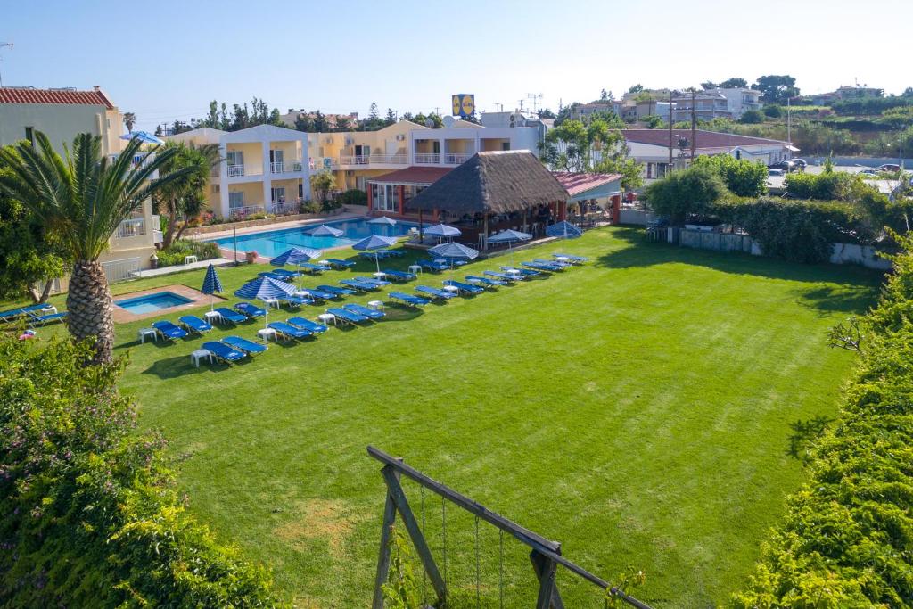 Bazén v ubytování Evelin Hotel nebo v jeho okolí