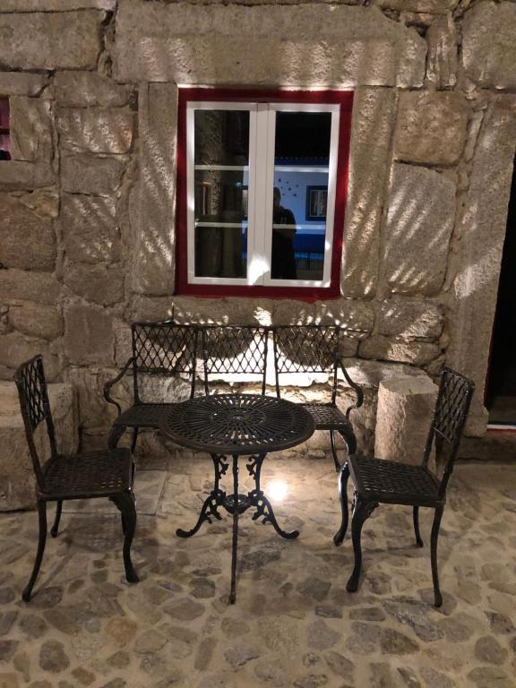 Imagem da galeria de Solar de São João - Guest House - em Almeida