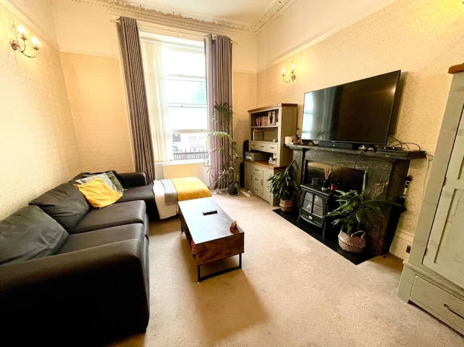 Posezení v ubytování Entire 2 bedrooms Flat in Victoria, Central London