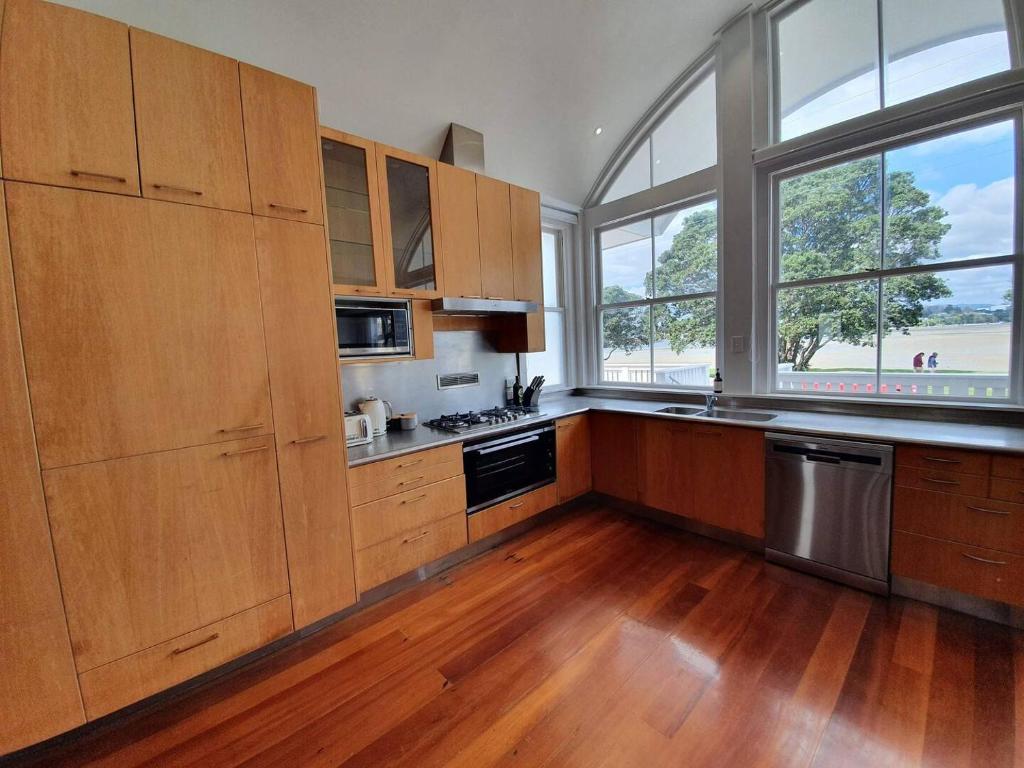 Tauranga - Big, beautiful Villa on the water! - Resim 13