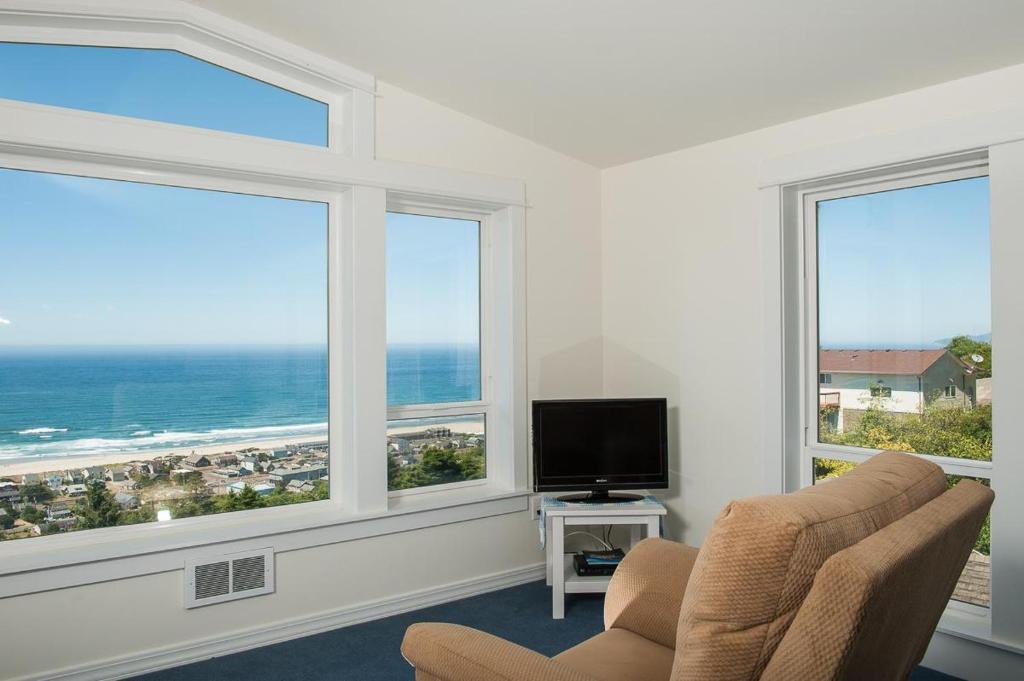 TV a/nebo společenská místnost v ubytování The Lighthouse