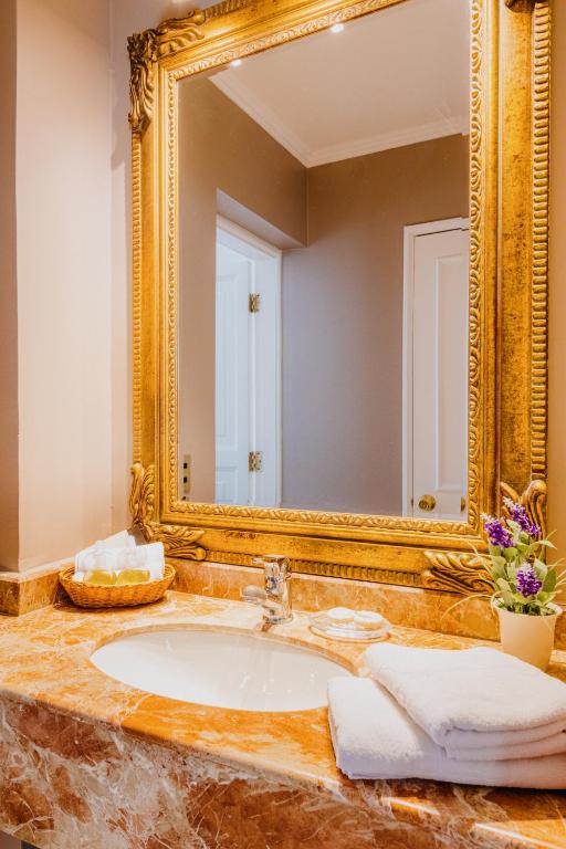 Koupelna v ubytování Orly Suites