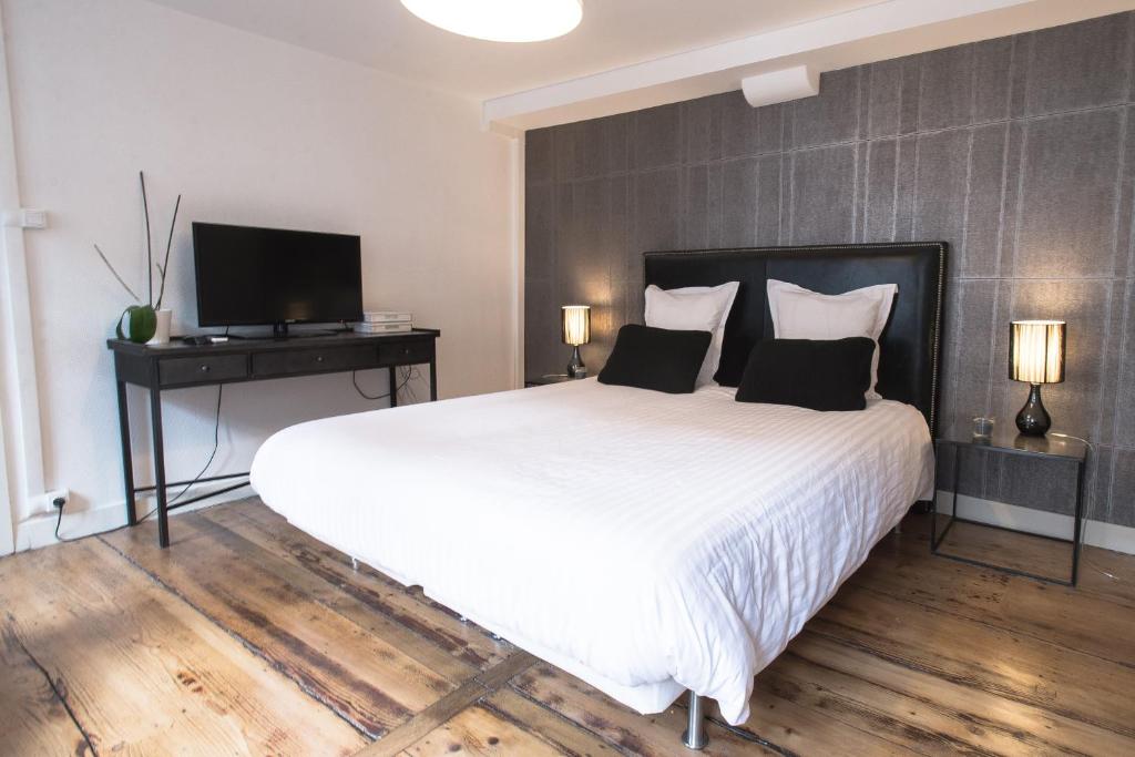 Appartements Orfèvres Cathédrale - Two-Bedroom Apartment