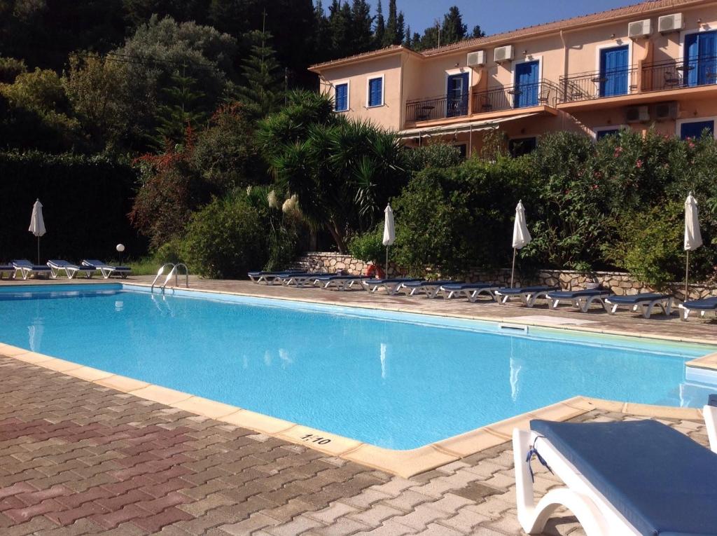 Bazén v ubytování Hotel Nostos nebo v jeho okolí