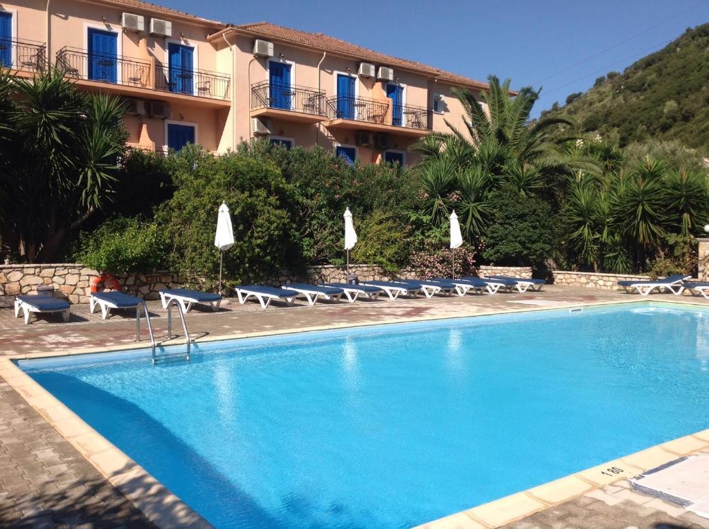Bazén v ubytování Hotel Nostos nebo v jeho okolí