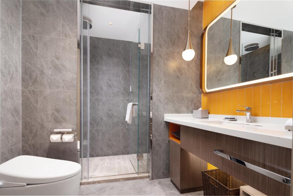 Koupelna v ubytování Home2 Suites by Hilton Chengdu Kuanzhai Alley