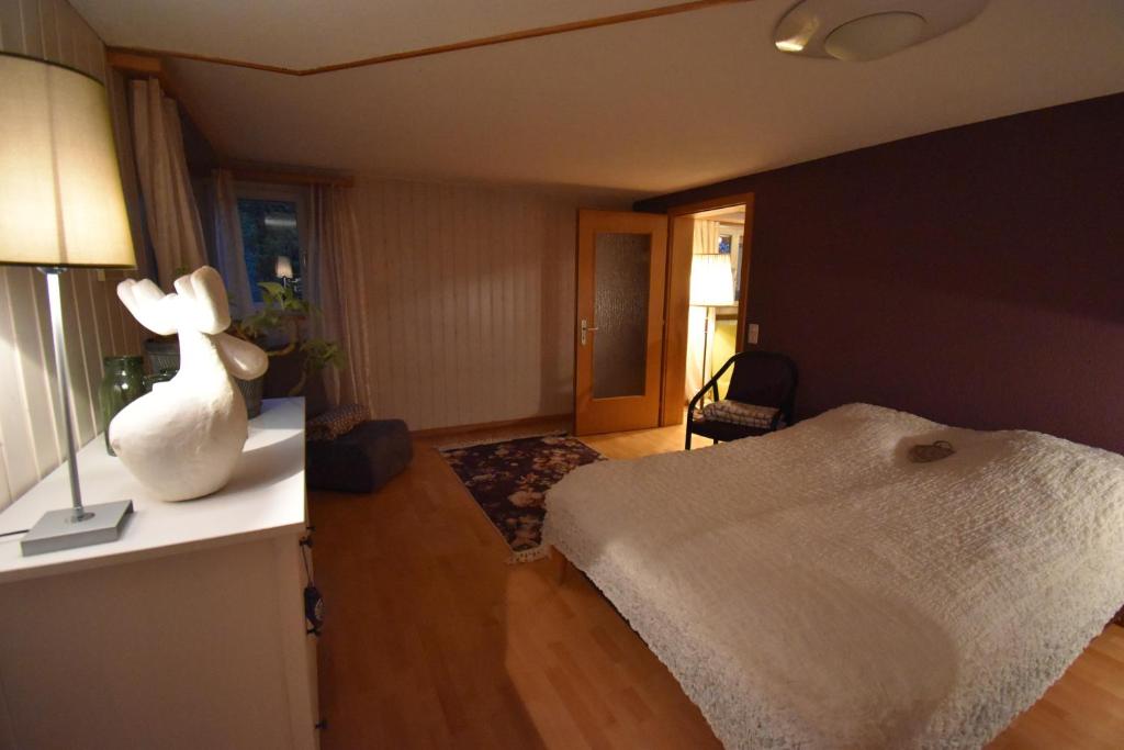 Postel nebo postele na pokoji v ubytování Bonis 2,5 Zimmer Ferienwohnung
