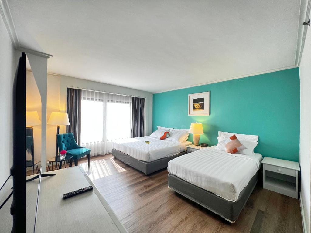 
Family Club Suite 5 Pax
