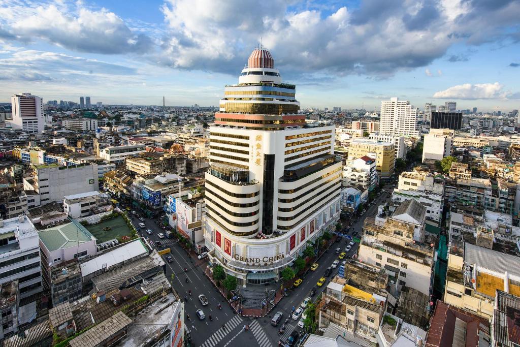 an overhead view of a city with a tall building at Grand China Bangkok in Bangkok