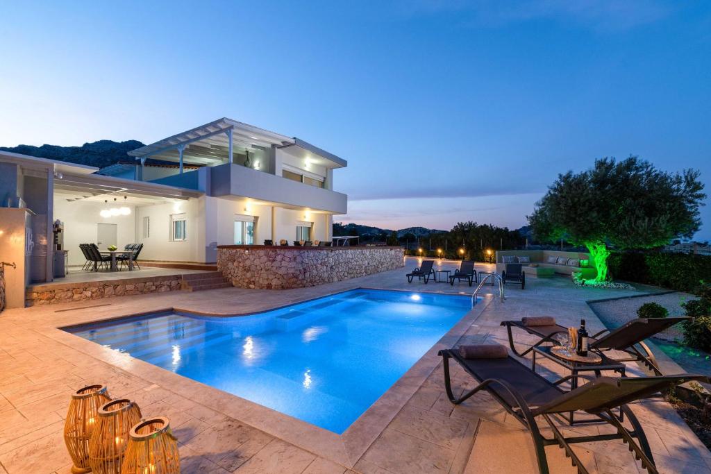 Πισίνα στο ή κοντά στο Villa Alia