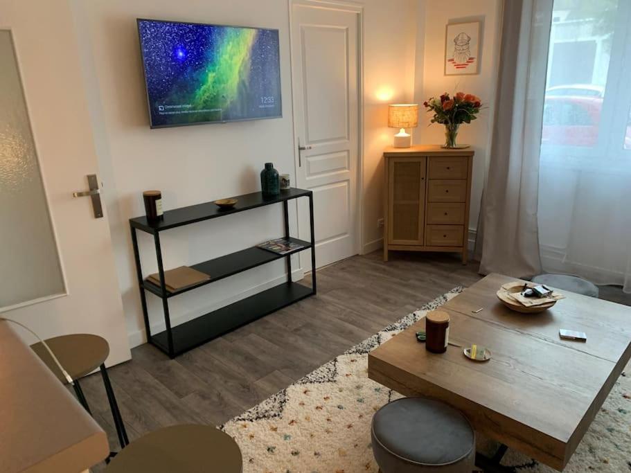 Les Sables d'Olonne, Les Présidents, charmant appartement lumineux, plage 150 m. tesisinde bir oturma alanı