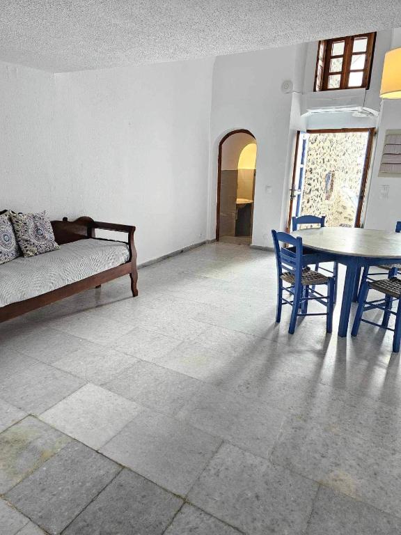 Amphitheater Cave Houses - 13