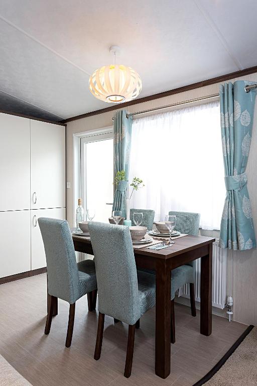 Bovisand Lodge Holiday Park - Roulotte Con Due Camere Da Letto