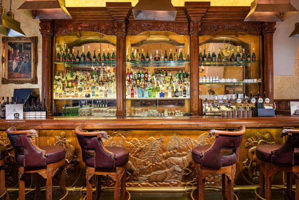 Lounge nebo bar v ubytování Iron Gate Hotel & Suites Prague by BHG