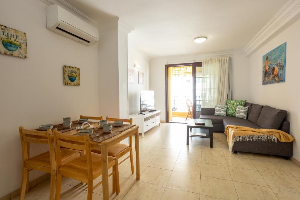 Posedenie v ubytovaní HD Mogan Beach Apartment