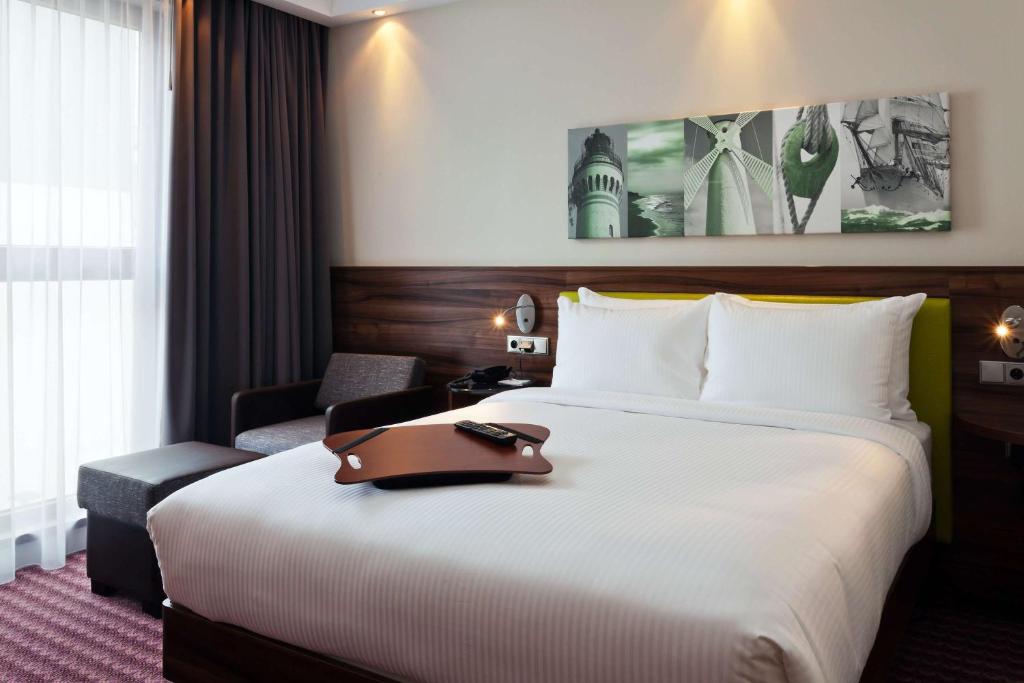 Postel nebo postele na pokoji v ubytování Hampton by Hilton Świnoujscie