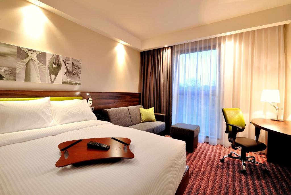 Postel nebo postele na pokoji v ubytování Hampton by Hilton Świnoujscie