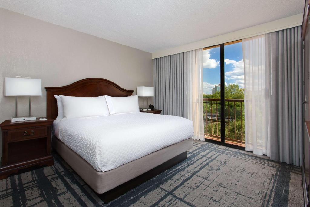Embassy Suites by Hilton Orlando International Drive Convention Center photo