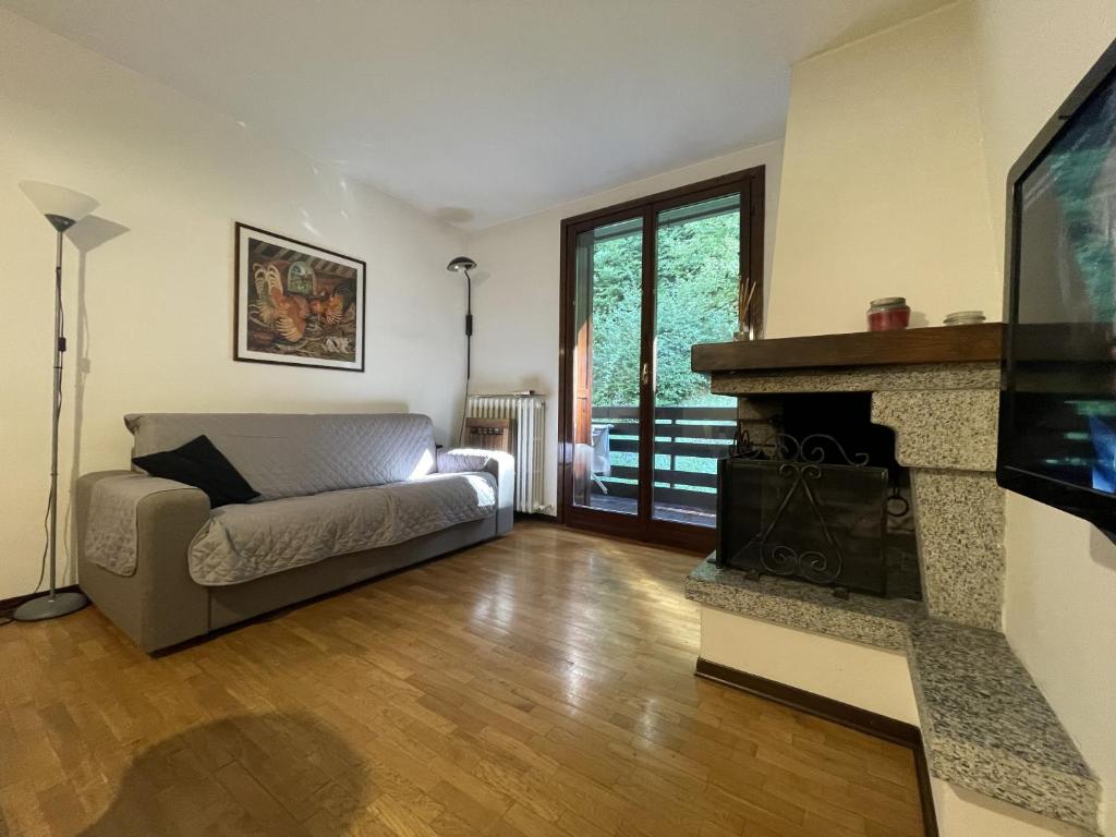 026 Bilocale con caminetto, Giustino - Apartamento De Una Habitación