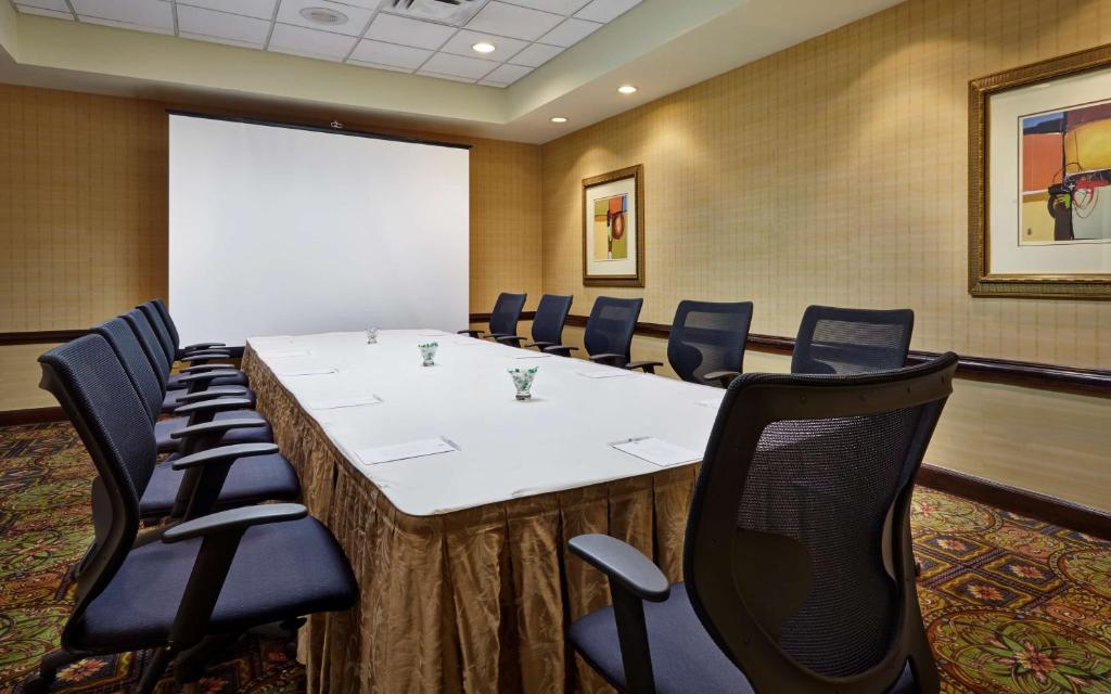Konferenční prostory v ubytování Embassy Suites Parsippany