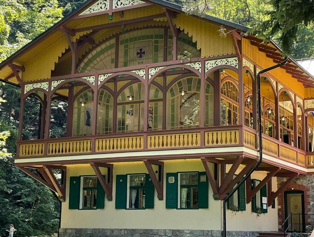 Balkón nebo terasa v ubytování Chata Vápenná