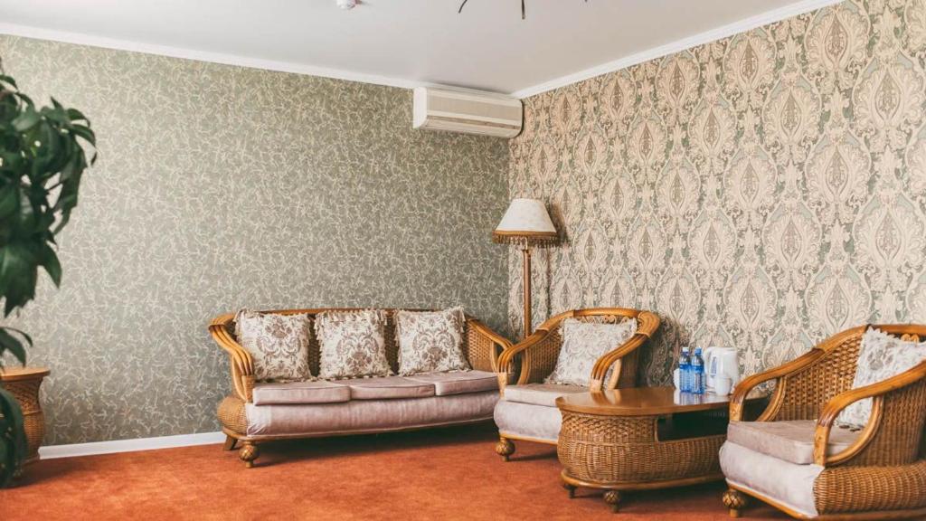 Dostyq Kokshetau - Deluxe King Suite