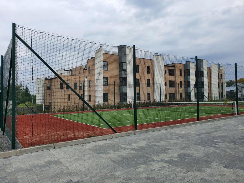 Tenis alebo squash v ubytovaní Apartament Dębowiec alebo jeho okolí