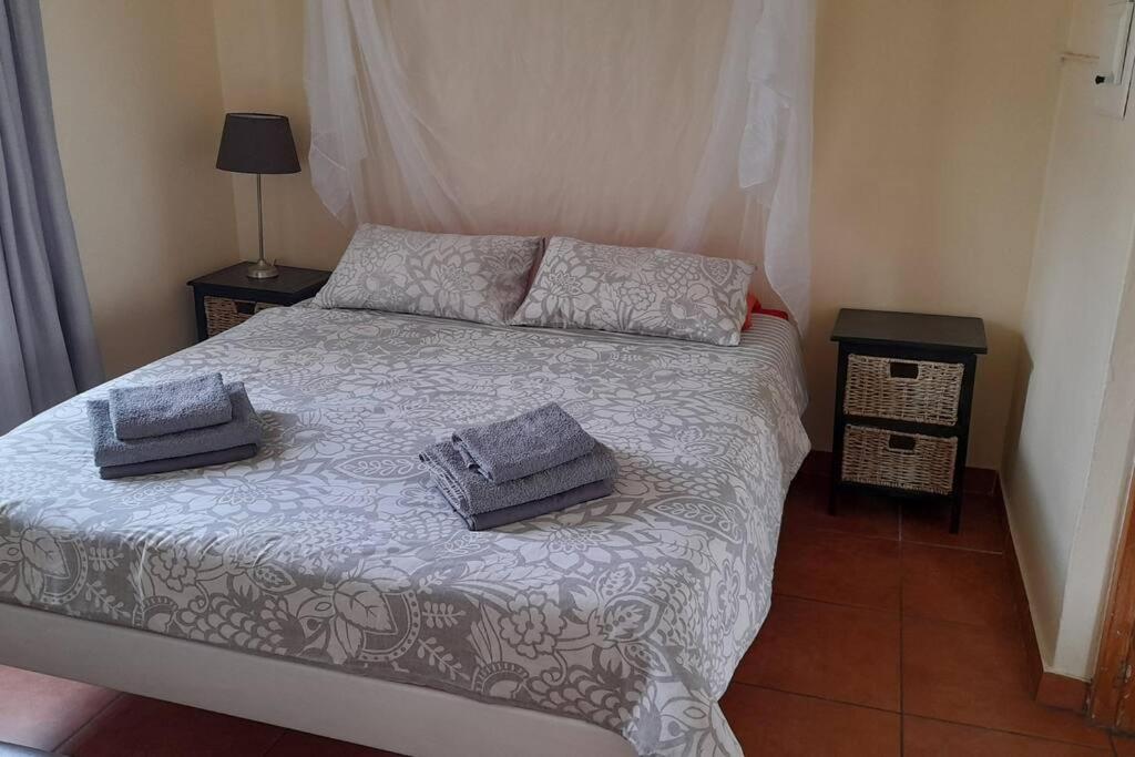 Cozy arty apartment in walking distance of CBD, Windhoek (updated