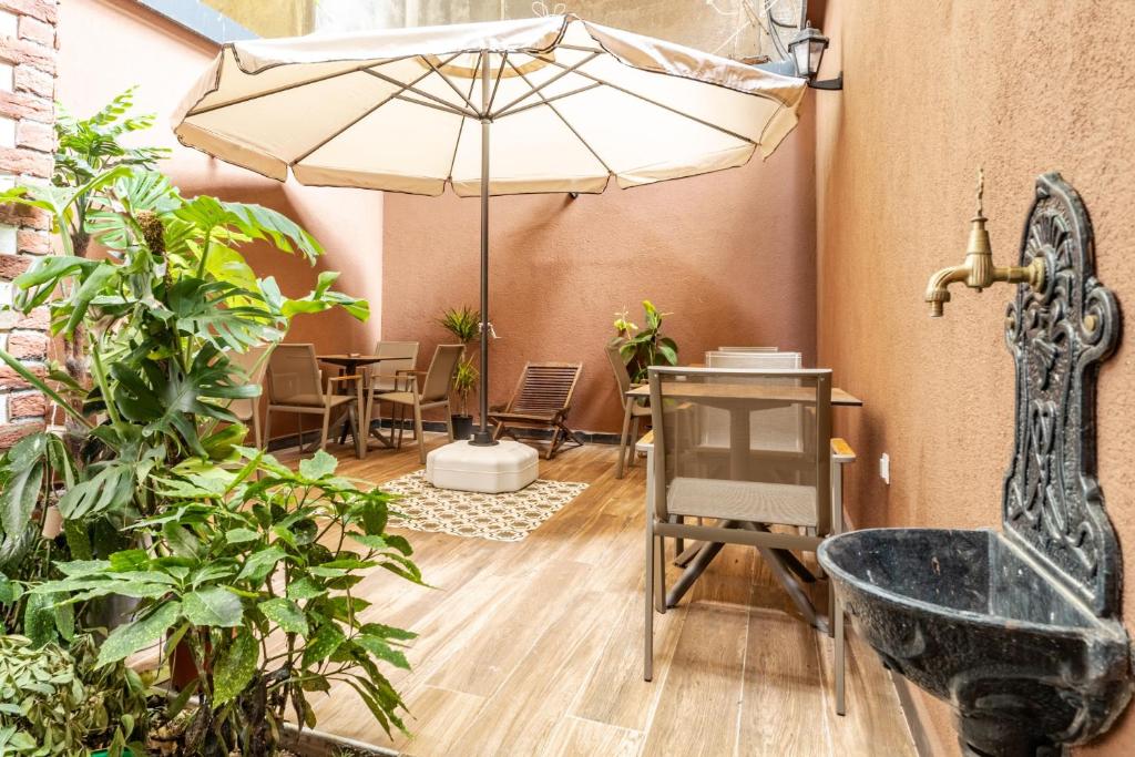 Hotel Room w Garden Near Moda and Kadikoy Square, Istanbul Updated