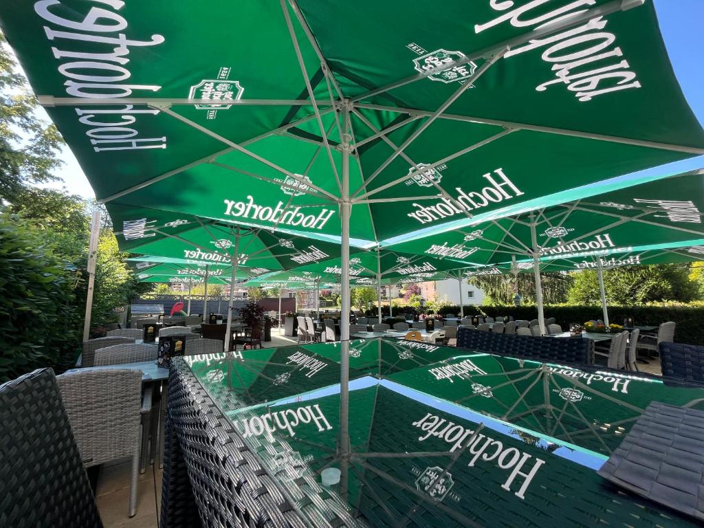 Bazén v ubytování Hotel Gasthof König Karl nebo v jeho okolí