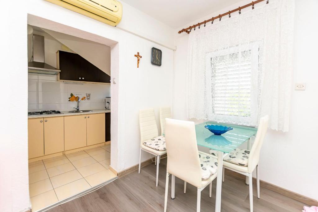 Kuchyň nebo kuchyňský kout v ubytování Apartment Marica