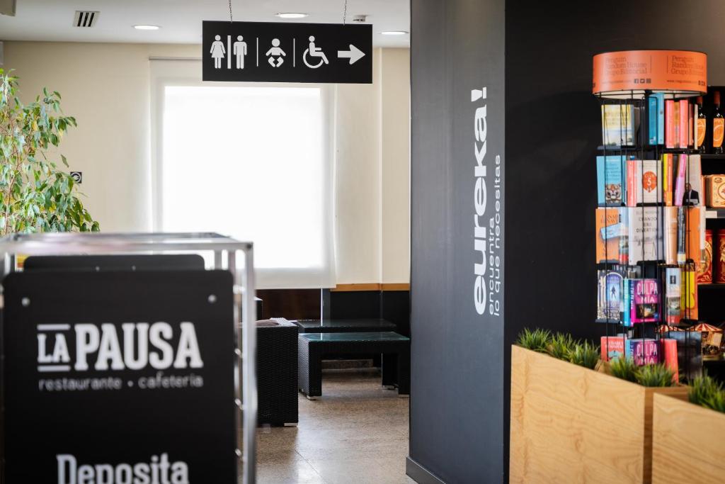 Knihovna v hotelu