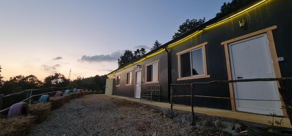 Dajti Paradise Hostel - Imazhi 6