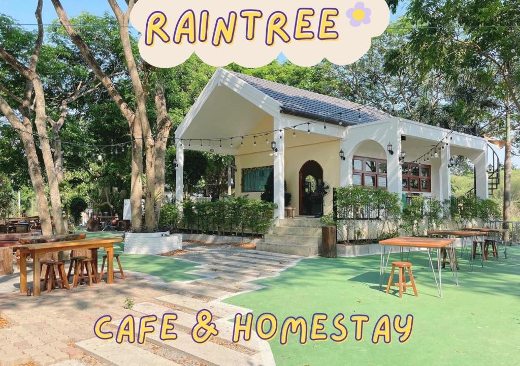 Εστιατόριο ή άλλο μέρος για φαγητό στο Rain Tree Cafe & Homestay