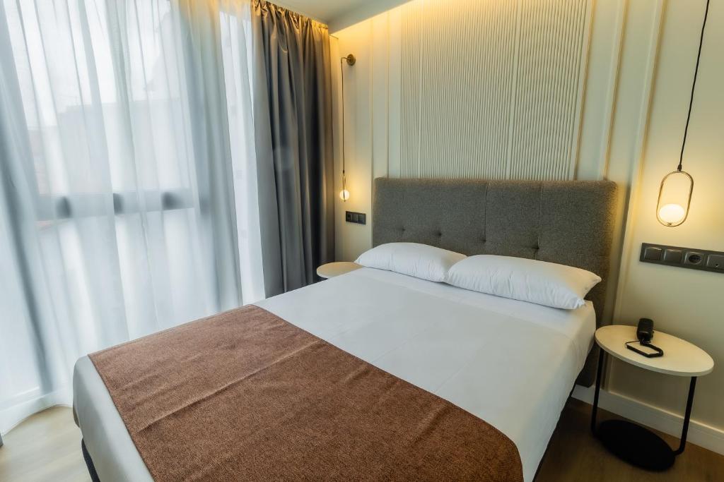 HOTEL CORONA DE PADRÓN - 2