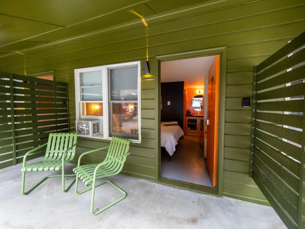 Hudson Valleys Newest Motel! - Housity