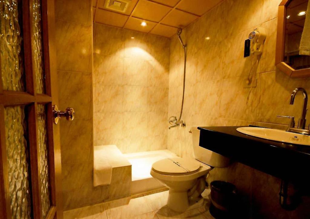 Koupelna v ubytování KaRo Hotel