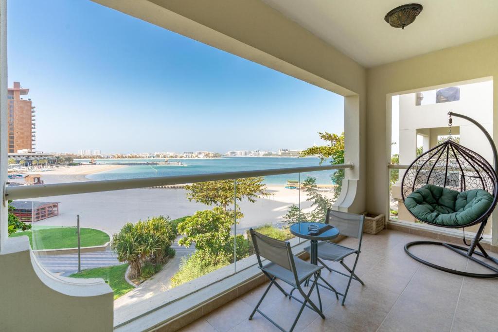 Welcoming 1 Bedroom Palm Jumeirah with sea View