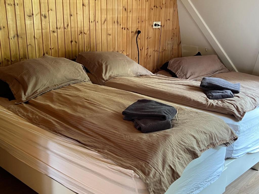 Postel nebo postele na pokoji v ubytování Apartment dome Hof í Vatnsdal