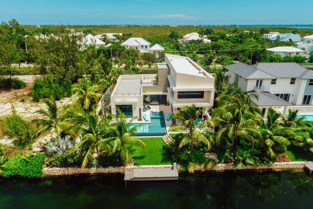 Cayman Breeze LUXE Villa 5BR, West Bay (updated prices 2024)