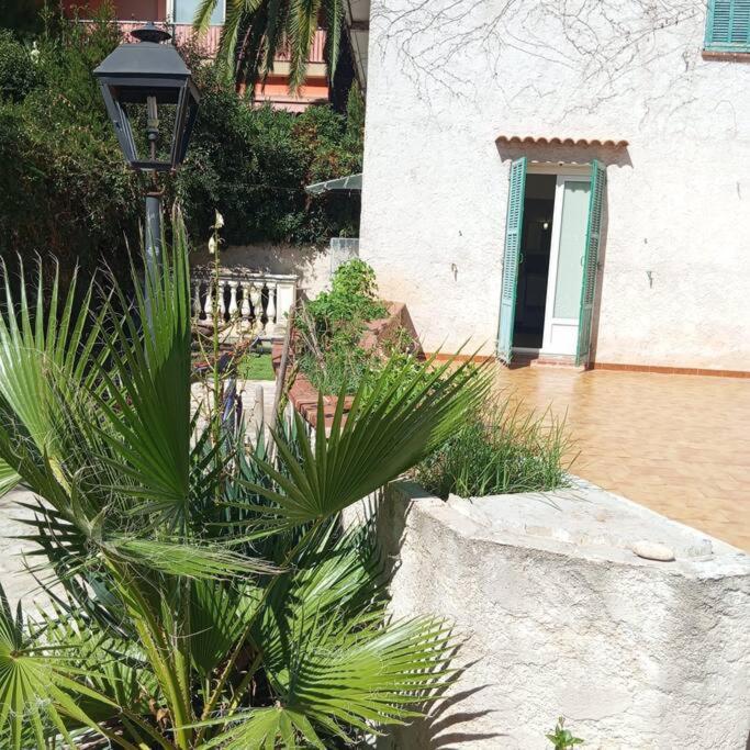 Photo de la galerie de l'établissement Studio de 14m2 dans une maison, à Cagnes-sur-Mer