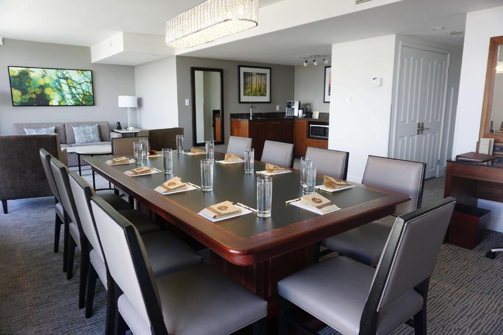 DoubleTree by Hilton Hotel & Suites Victoria - Resim 23