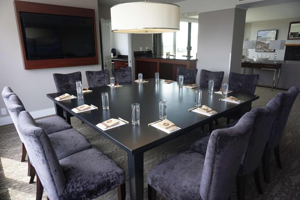 DoubleTree by Hilton Hotel & Suites Victoria - Resim 26