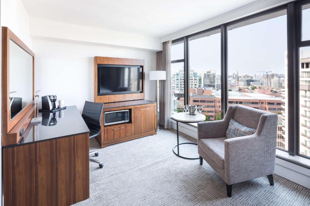 DoubleTree by Hilton Hotel & Suites Victoria - Resim 28