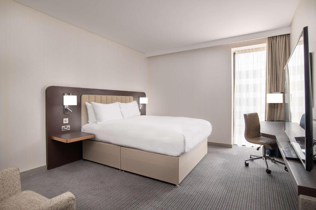 Hilton Gatwick Airport Park And Stay www.booking.com